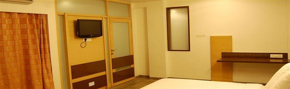 Hotel Bhagyalaxmi Shirdi Extérieur photo