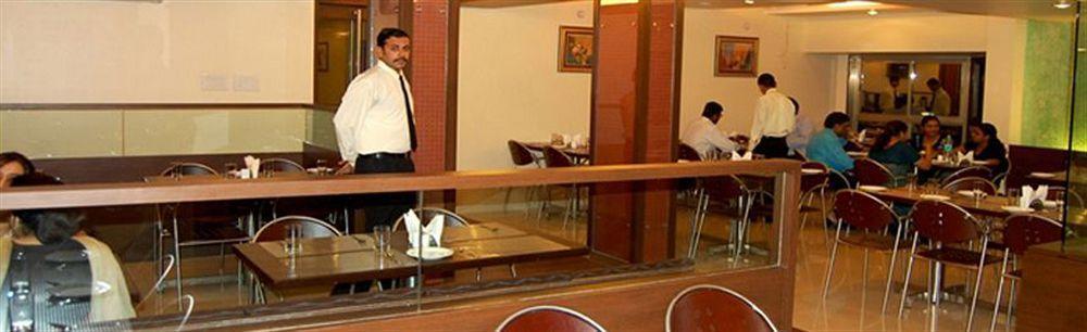 Hotel Bhagyalaxmi Shirdi Extérieur photo