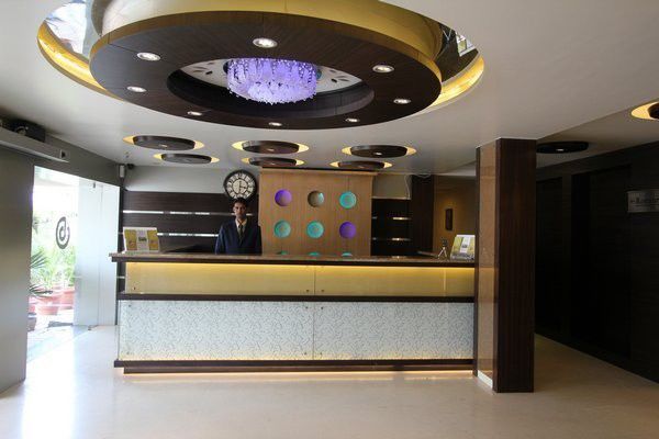 Hotel Bhagyalaxmi Shirdi Extérieur photo