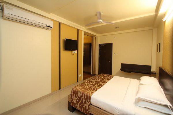 Hotel Bhagyalaxmi Shirdi Extérieur photo